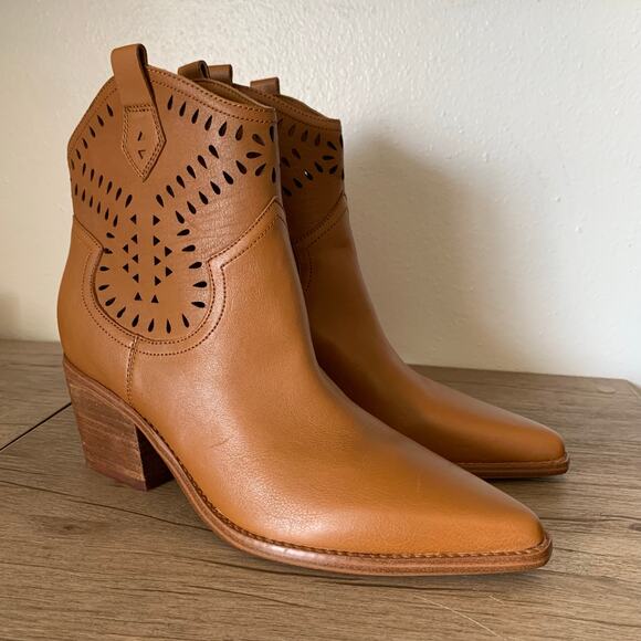 NWOB Marc Fisher Elyma Western Booties 9 Perforated Leather Pointed Toe Cowgirl - Picture 6 of 16